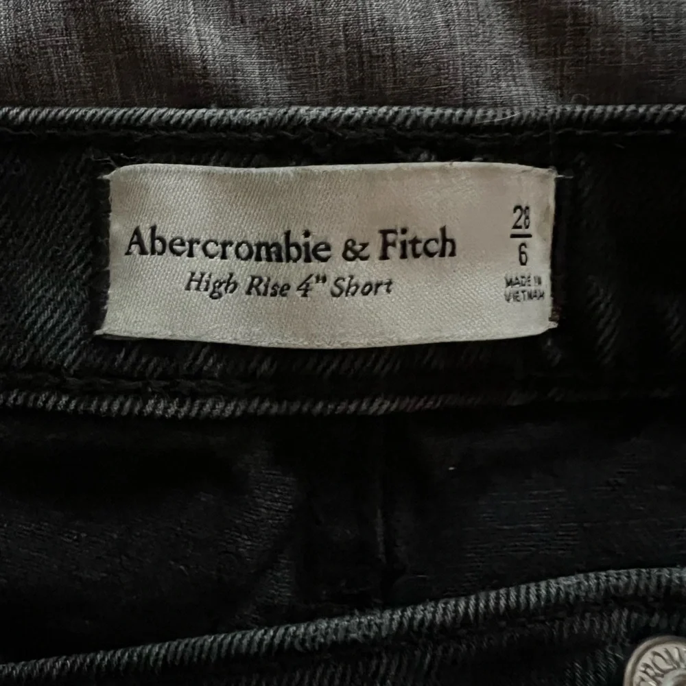 Abercrombie and Fitch High Rise 4” Black Short Size 28 Button Fly